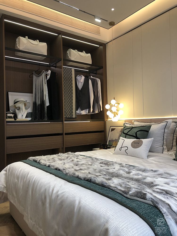 售樓部樣板間深色木紋膜效果呈現(xiàn)-PVC木紋膜案例