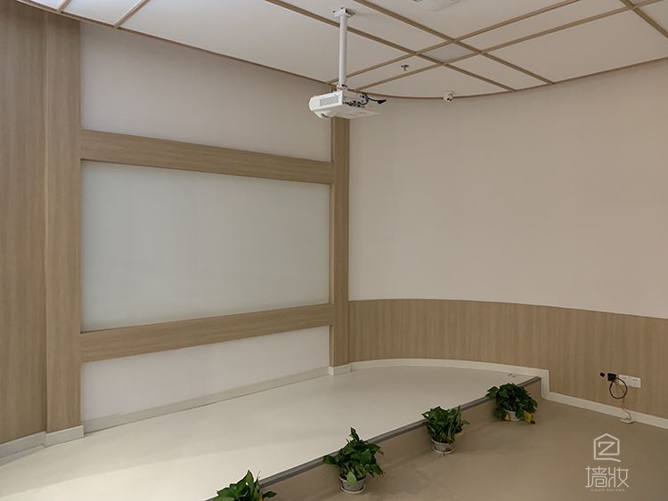 藝術(shù)培訓(xùn)學(xué)校木紋膜使用案例展示-PVC裝飾貼膜