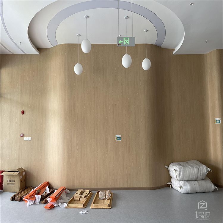 成都新都區(qū)一公益性幼兒園使用lg木紋裝飾貼膜案例